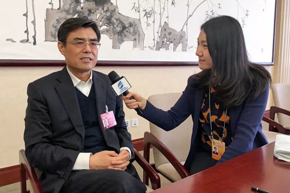 當(dāng)好能源轉(zhuǎn)型與清潔發(fā)展排頭兵——訪全國政協(xié)委員，中國華能集團(tuán)有限公司董事長、黨組書記舒印彪