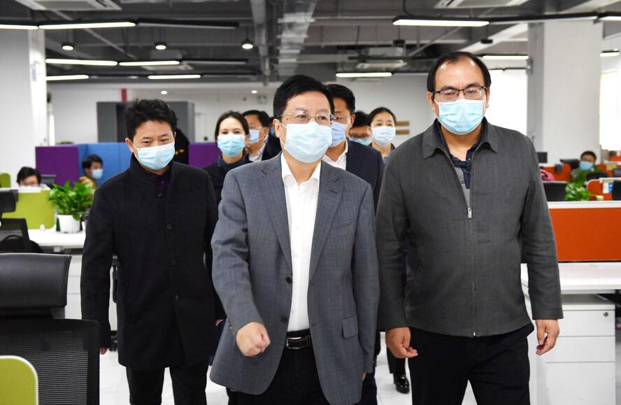 湖南省委常委、長(zhǎng)沙市委書記胡衡華到大唐先一科技公司調(diào)研