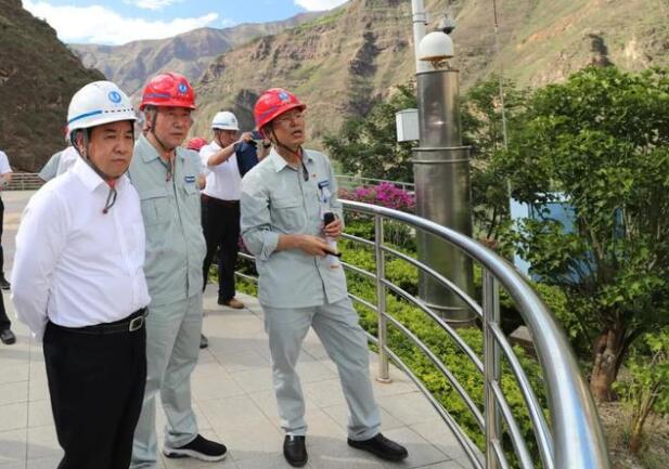 南方電網(wǎng)董事長、黨組書記孟振平調(diào)研烏東德水電站工程