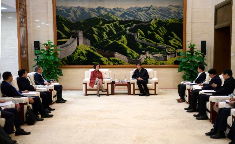 陳飛虎會見江西省委常委、副省長吳忠瓊