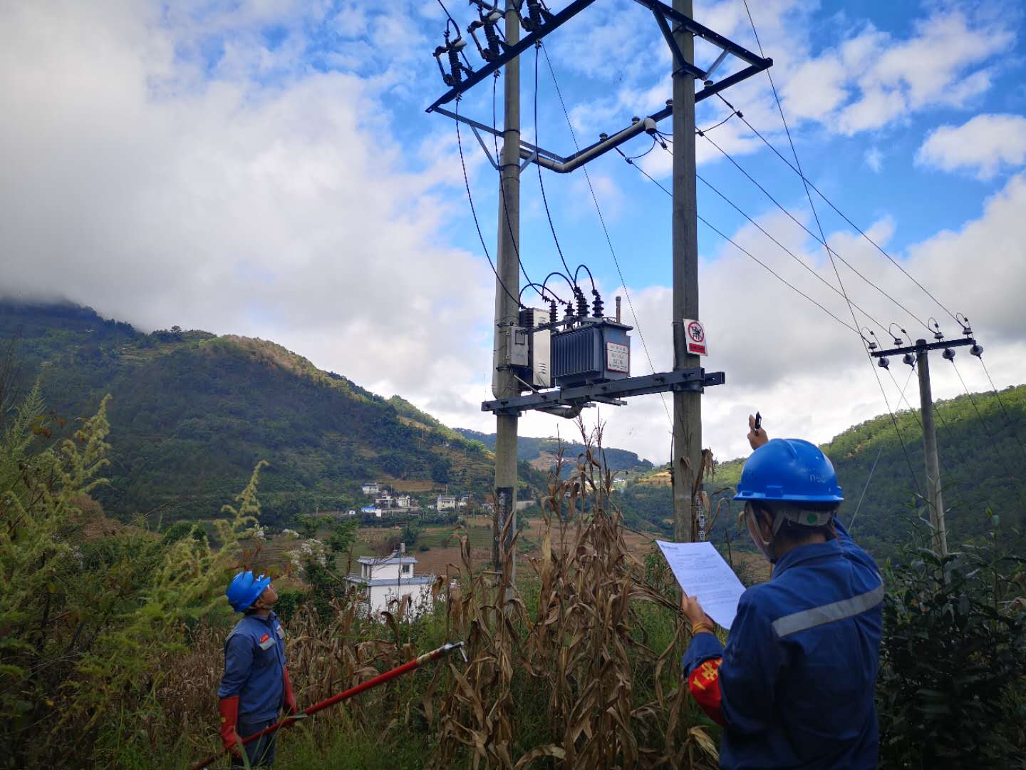 臨滄云縣供電局開展線路維護改造，全面提升供電可靠性