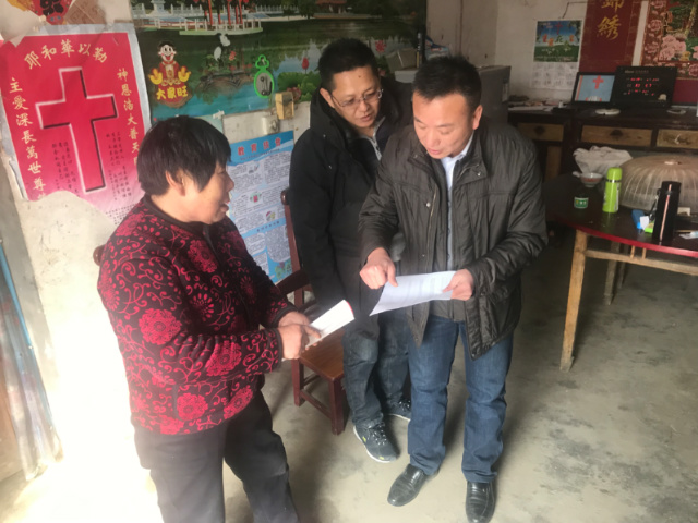 張紅軍：用真心，換真情，扶真貧