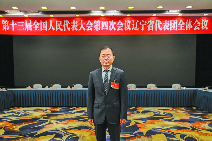 國人大代表 國網(wǎng)遼寧省電力有限公司董事長、黨委書記石玉東：加強能源互濟 促進(jìn)能源互聯(lián)網(wǎng)發(fā)展