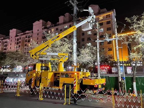 烏海電業(yè)局配電帶電作業(yè)處：堅守蒙電責任，勇戰(zhàn)寒潮