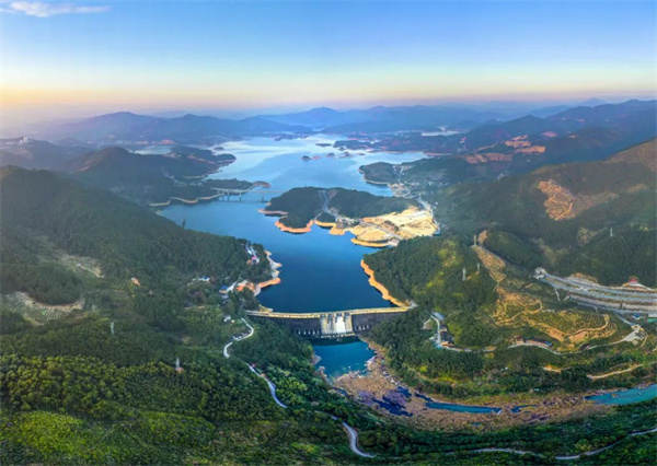 華電福建公司不負(fù)春光趕秋實(shí)，“雙碳”路上奮楫行