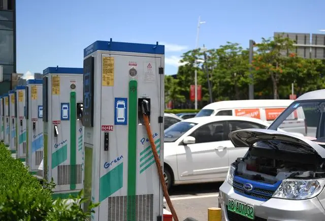 中國電動車企駛?cè)肴毡尽八{?！笔袌? width=