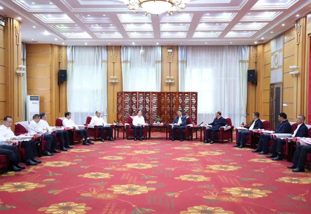 國家電網(wǎng)公司董事長(zhǎng)、黨組書辛保安會(huì)見青海省委書記陳剛、省長(zhǎng)吳曉軍、省政協(xié)主席公保扎西