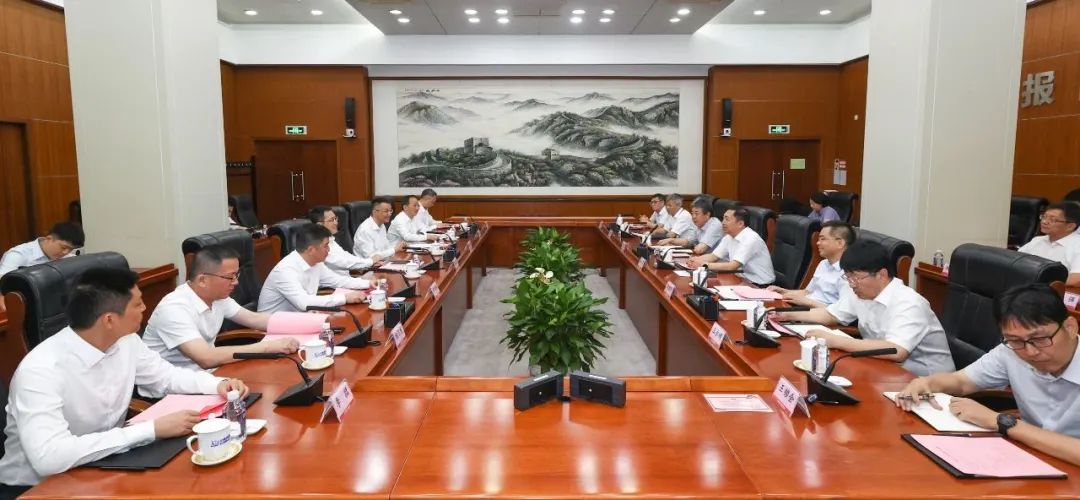 中核集團黨組副書記、總經(jīng)理顧軍會見蘇州市委副書記、市長吳慶文一行
