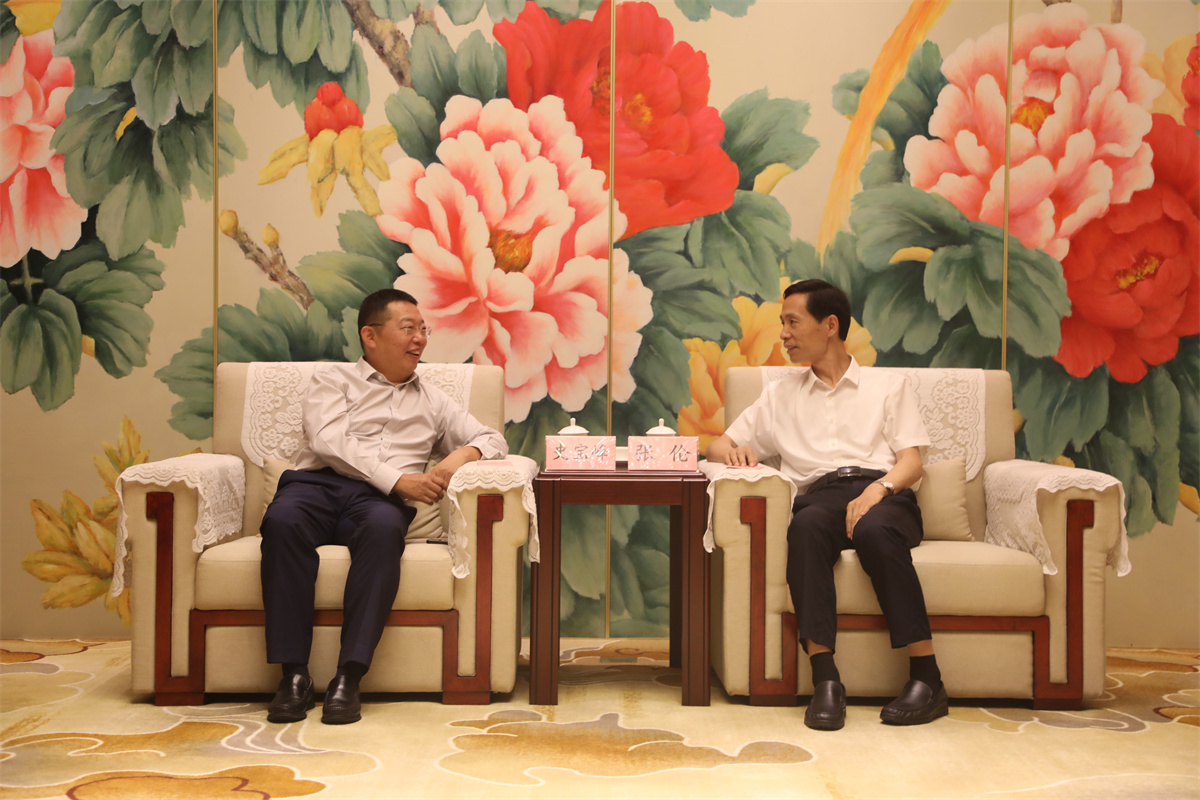 華潤(rùn)電力董事局主席史寶峰拜會(huì)菏澤市委書記張倫、市長(zhǎng)李春英