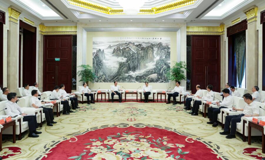 中國電建黨委書記、董事長丁焰章拜會(huì)貴州省委書記徐麟、省長李炳軍