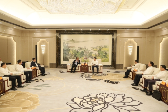 中國(guó)電建黨委副書記、總經(jīng)理王斌與江蘇省委常委、蘇州市委書記曹路寶舉行會(huì)談