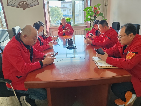 烏海市千里山供電公司：學習新細則，提升班組管理