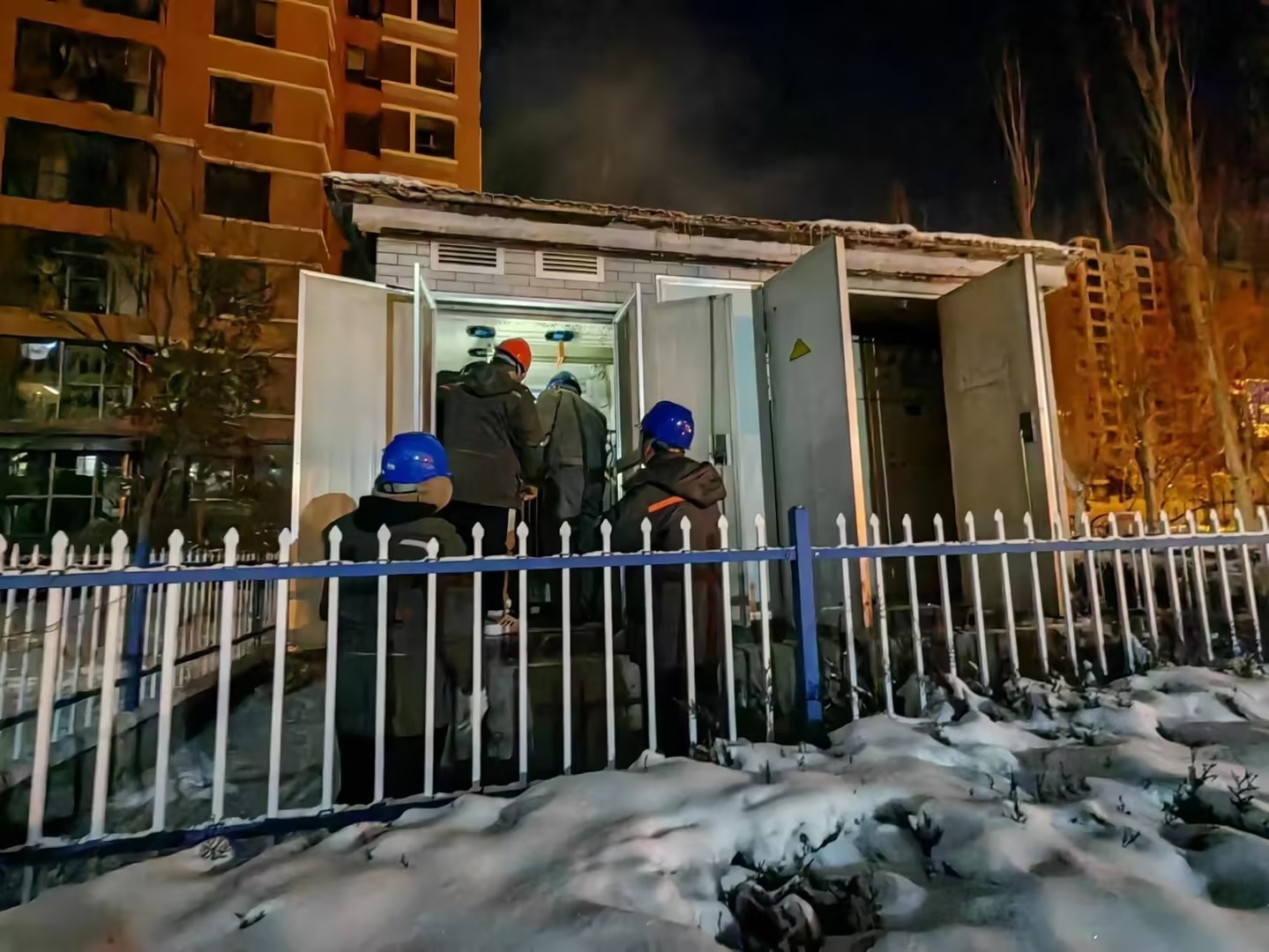 風雪來襲入冬寒，電力搶修送溫暖