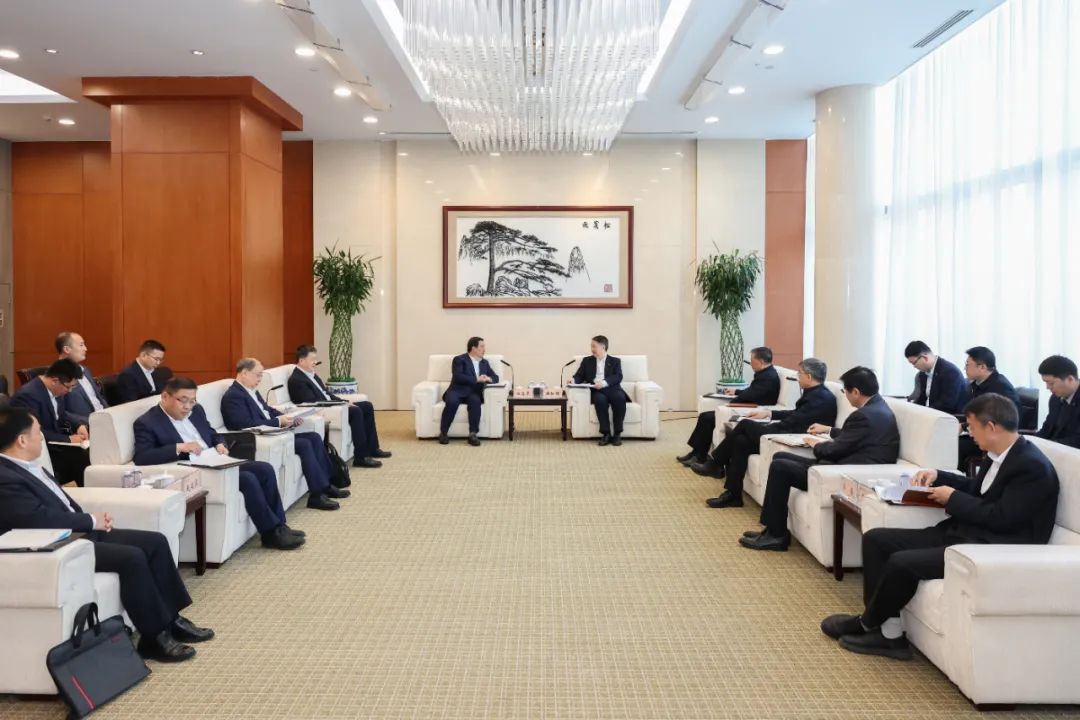 華能集團董事長溫樞剛會見中國電氣裝備董事長白忠泉、總經理周群