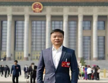 【兩會(huì)好聲音】全國(guó)人大代表、小鵬汽車董事長(zhǎng)何小鵬：探索限定場(chǎng)景無(wú)人駕駛法規(guī)，助力車網(wǎng)融合和低空經(jīng)濟(jì)騰飛