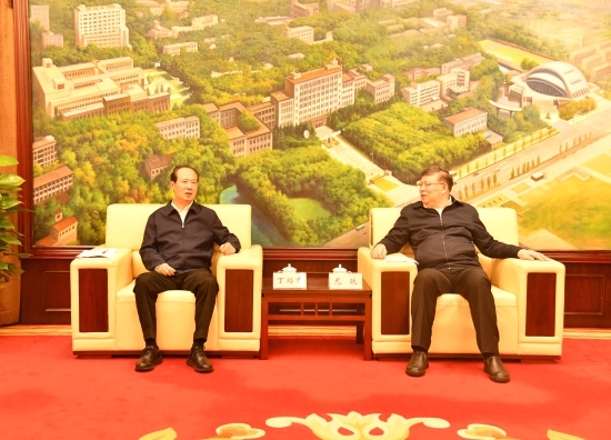 中國電建黨委書記、董事長丁焰章與華中科技大學(xué)校長尤政會(huì)談