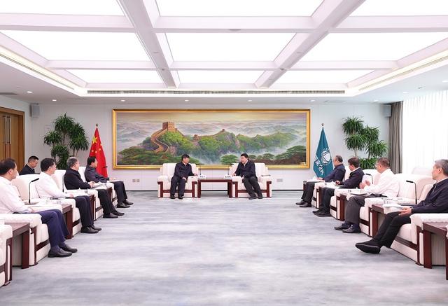 國(guó)家電網(wǎng)董事長(zhǎng)、黨組書記張智剛董事長(zhǎng)與三峽集團(tuán)董事長(zhǎng)劉偉平、總經(jīng)理韓君會(huì)談