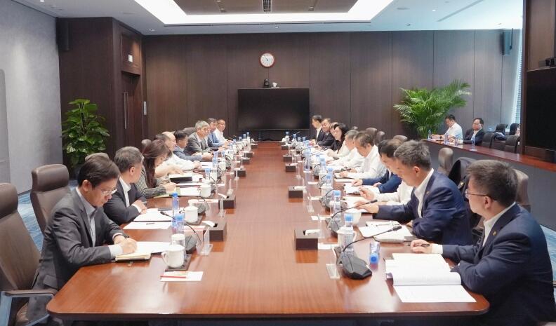 中國能建黨委書記、董事長宋海良與中信集團(tuán)黨委書記、董事長奚國華會談