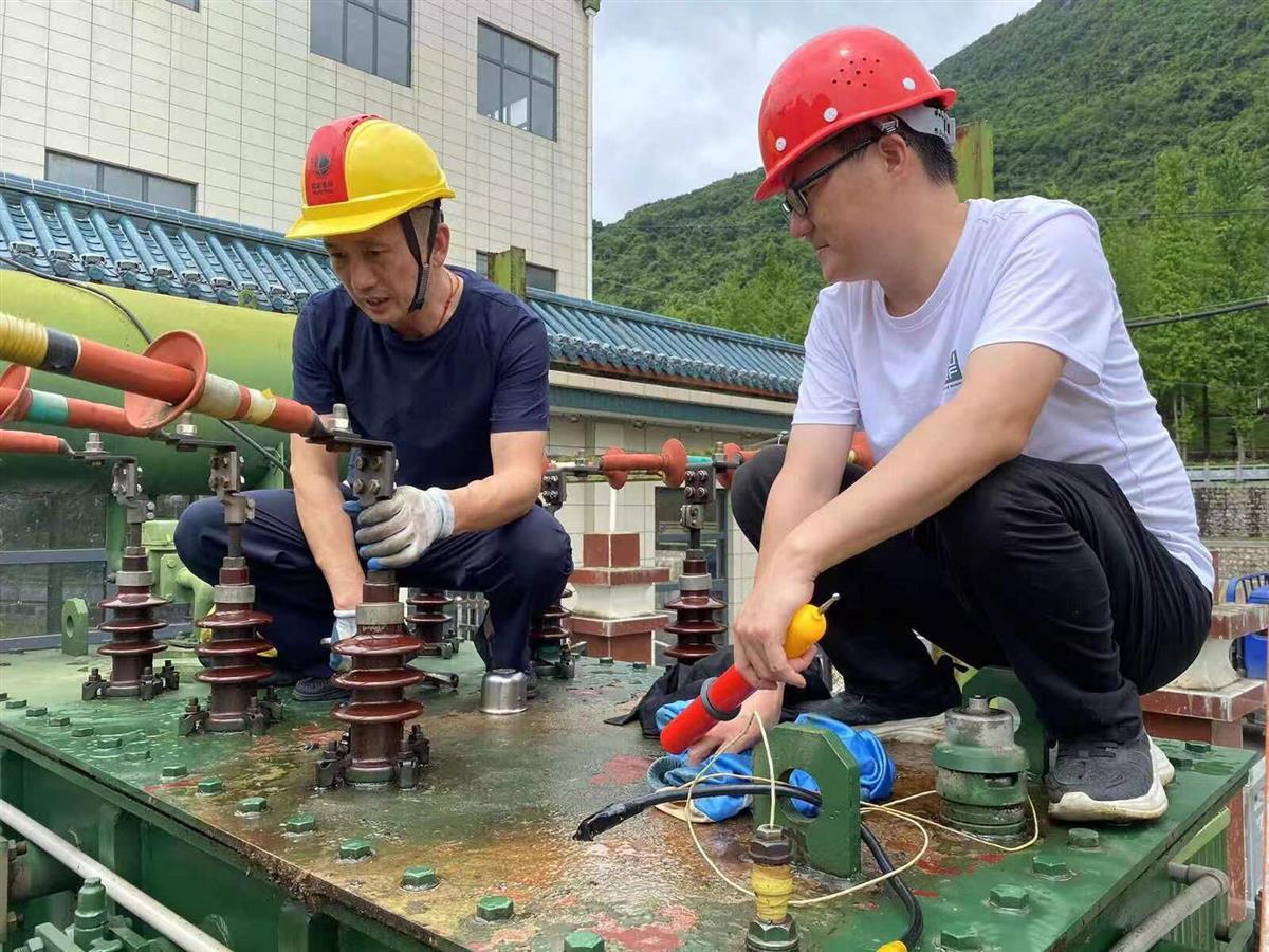 黃石市王英電廠發(fā)電泄洪調(diào)峰，騰出庫容1200萬立方米