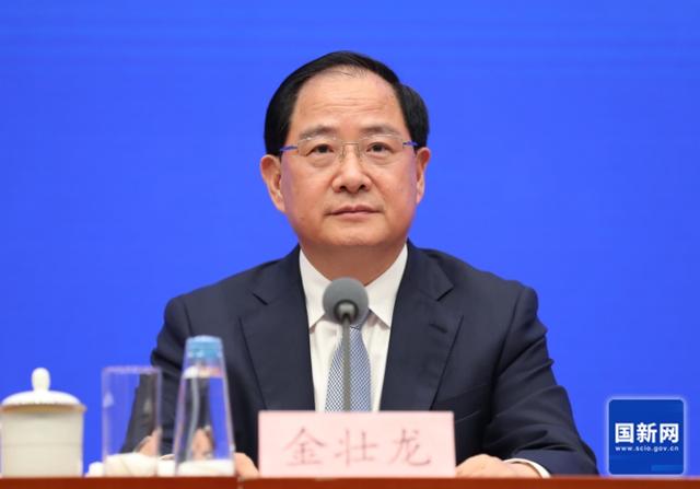 工信部部長(zhǎng)金壯龍：圍繞六大方向，超前布局未來(lái)產(chǎn)業(yè)