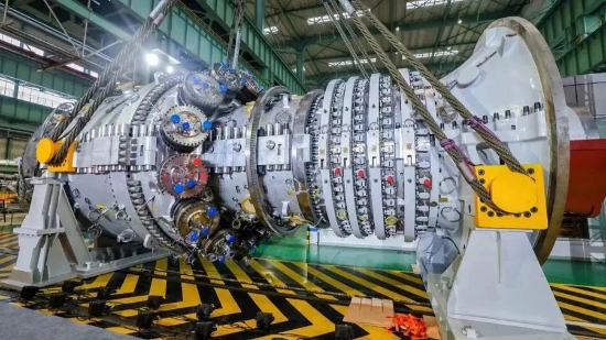 國內(nèi)自主研制的300兆瓦級F級重型燃?xì)廨啓C首次點火成功