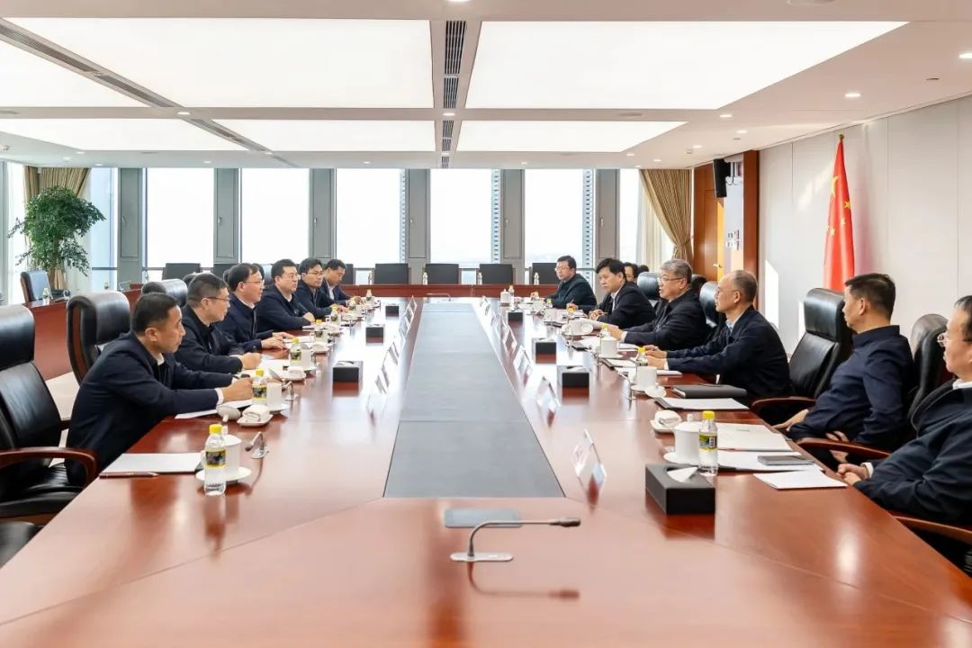 國家能源集團黨組書記、董事長劉國躍與中國大唐黨組副書記、總經(jīng)理張傳江會談