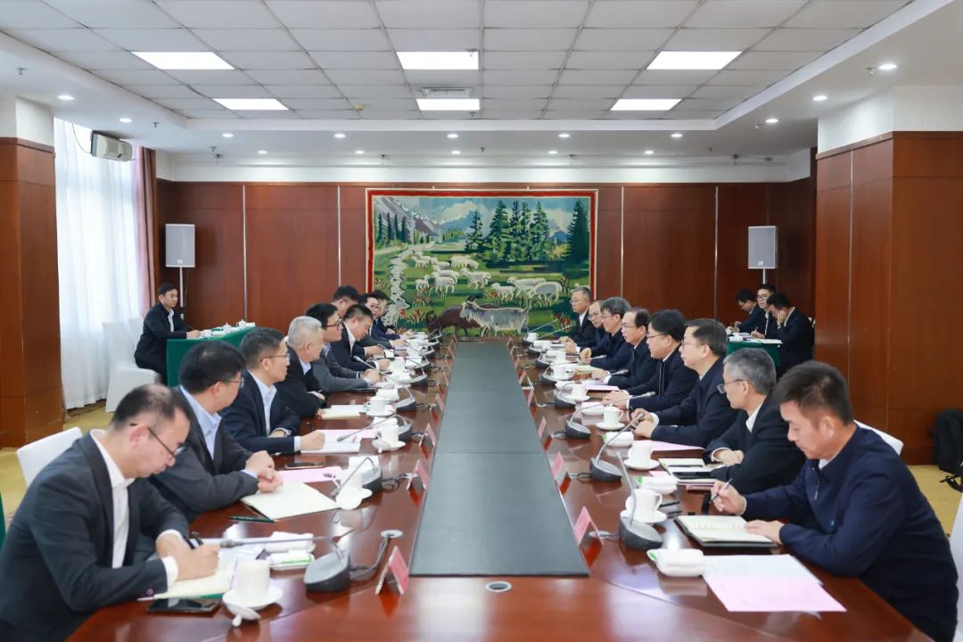 華電集團(tuán)黨組書記、董事長江毅與上海電氣黨委書記、董事長吳磊舉行會談
