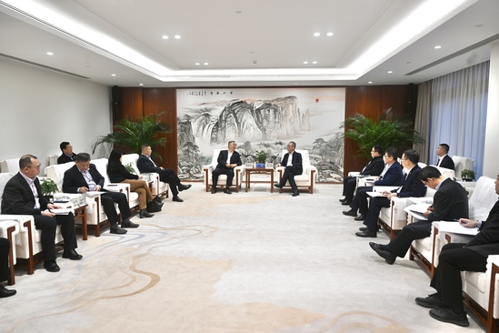中國電建黨委副書記、總經理王斌與中國機電商會黨委書記、會長張鈺晶舉行會談