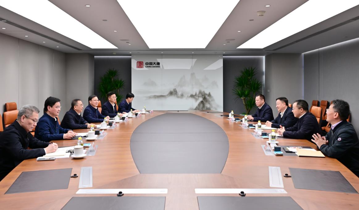 中國(guó)大唐董事長(zhǎng)鄒磊、總經(jīng)理張傳江與中廣核董事長(zhǎng)楊長(zhǎng)利、總經(jīng)理高立剛會(huì)談
