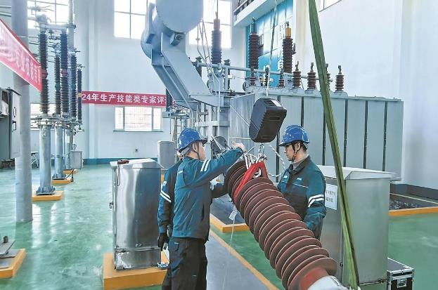 山西晉城供電研制組合器具，變壓器高壓套管吊裝無須登高