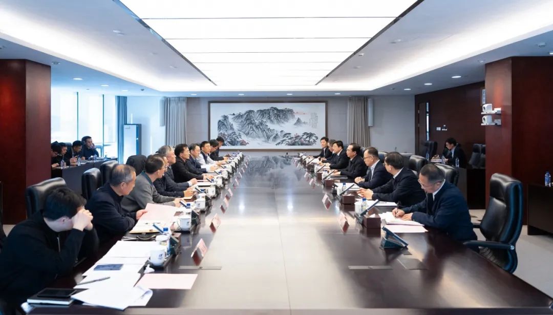 華電集團(tuán)董事長、黨組書記江毅與北京市政府黨組成員、副市長文獻(xiàn)舉行會談