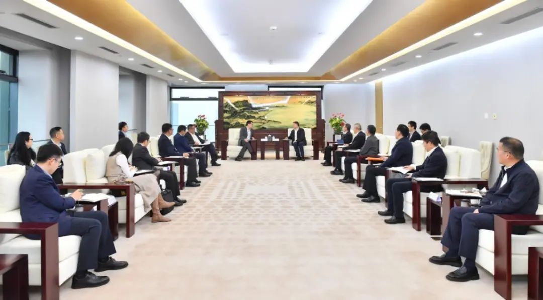 中國廣核集團董事長楊長利會見上海電氣董事長